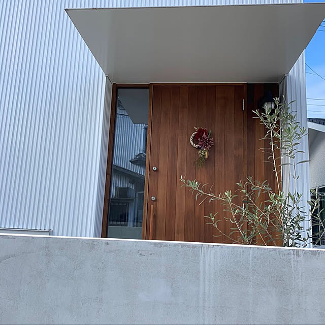 おしゃれな玄関庇徳島県で家を建てるならサーロジック