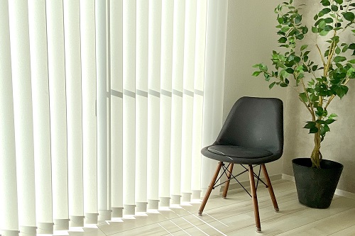 バーチカルブラインドのメリット・デメリットを我が家の実例で解説マンションライフ10年め