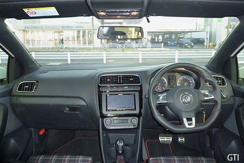 Amazon.co.jp: Coleya フォルクスワーゲンpolo MK6 ポロ6 アームレストカバー 内装パーツ 専用設計 肘掛けカバー ポロ6コンソールボックスカバー 触り心地もグッド カスタム 汚れ防止 傷防止 肘置き polo MK6 コンソール保護カバー : 車＆バイク