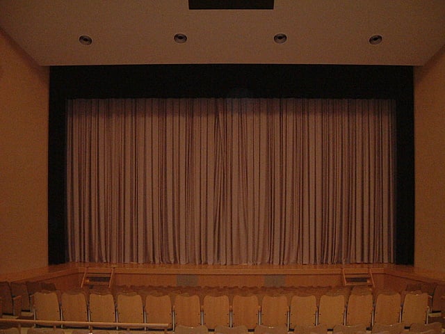 オペラカーテン - YouTube