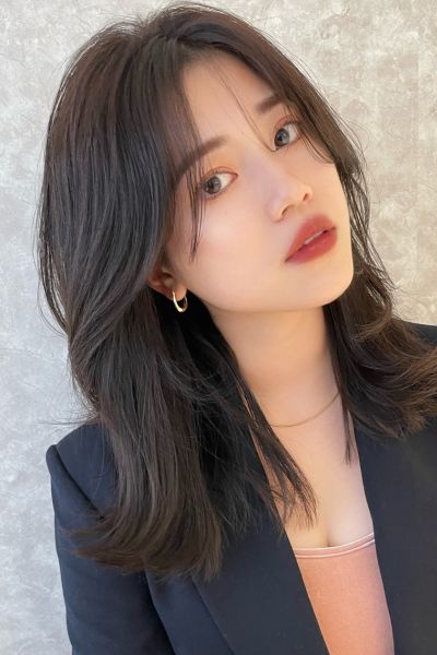 ミディアムレイヤー 顔周りカット ウルフカット20代 30代丸型×ミディアム