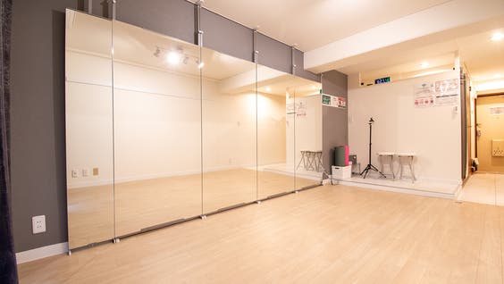 BUZZ DANCE STUDIO