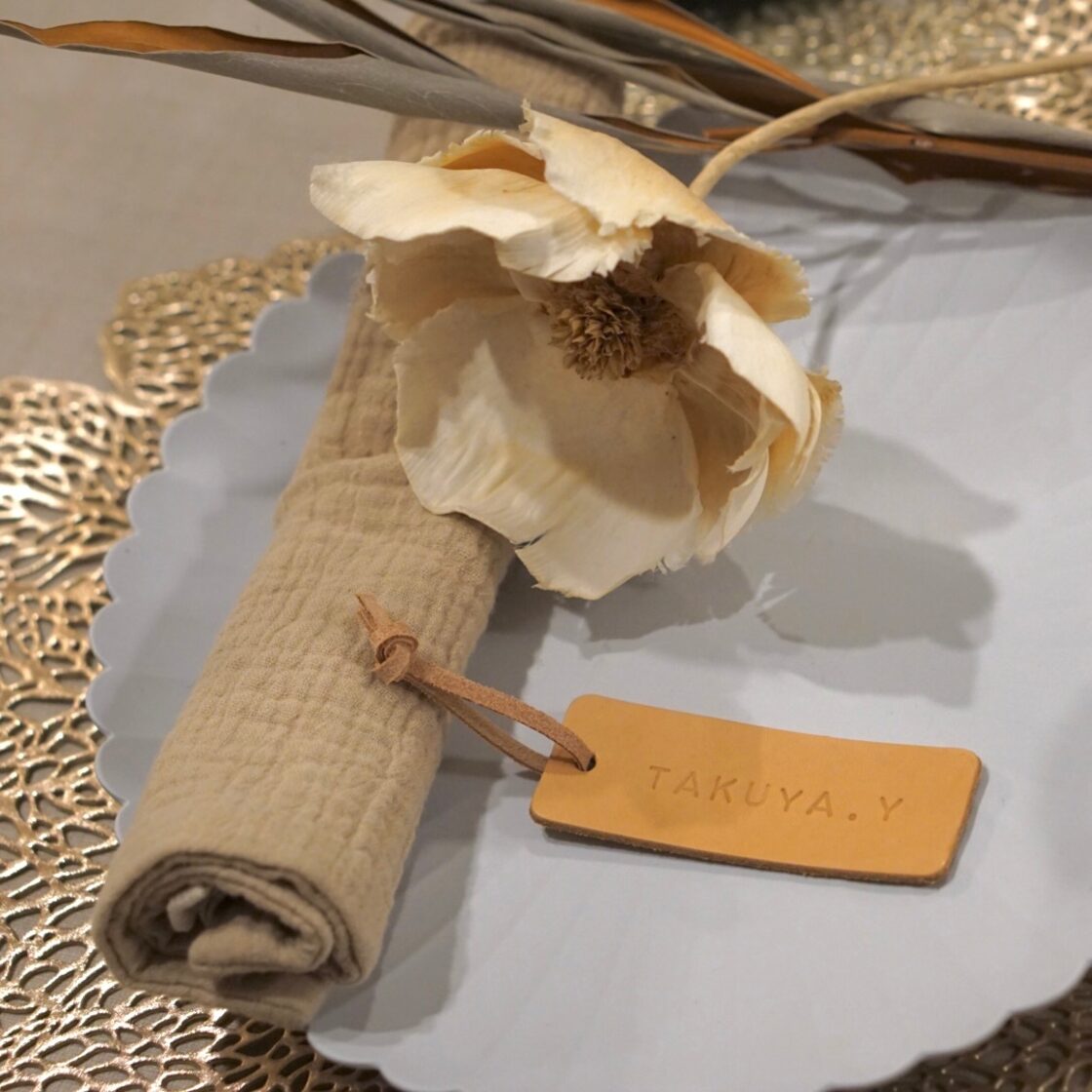 栃木レザー ハトメ付き レザータグ 席札ブラウン