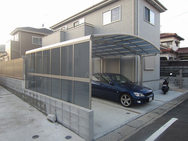 三重県津市 M様邸 LIXILカーポートSW カーポート 外構 外構デザイン大阪・三重・愛知・滋賀のカーポート・目隠しフェンス・物置格安工事エクステリア.com
