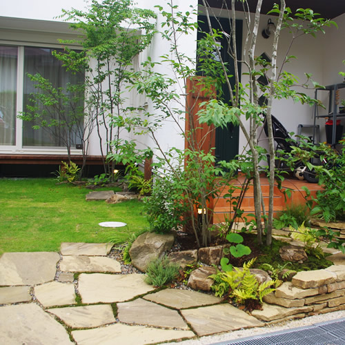 おしゃれな庭庭石の画像 75選 - 2025 年 10月Houzzハウズ