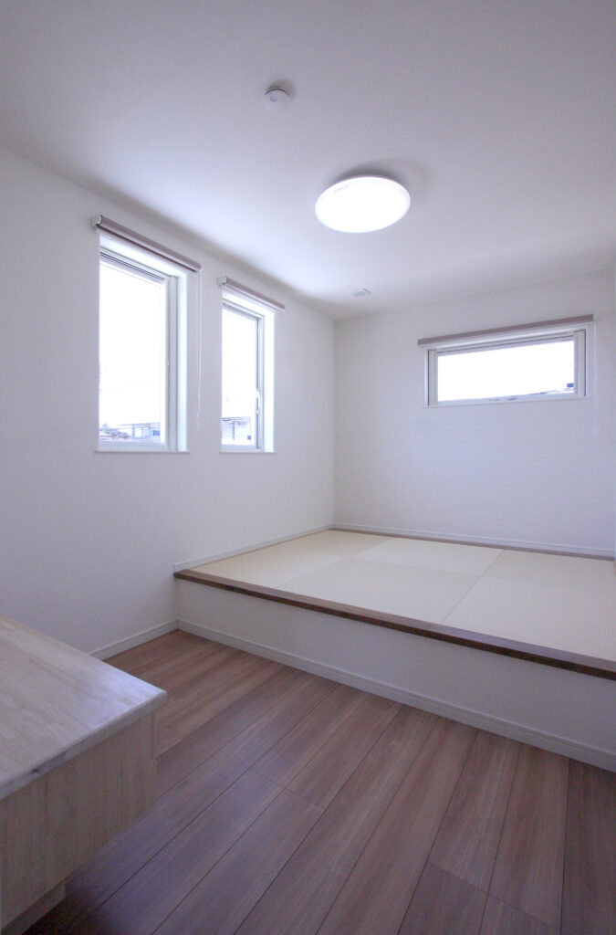 寝室に「小上がり」を採用。高さ200㎜、ベッドを置かずに広々＆子どもが落下する心配なしESSEonline エッセ オンライン