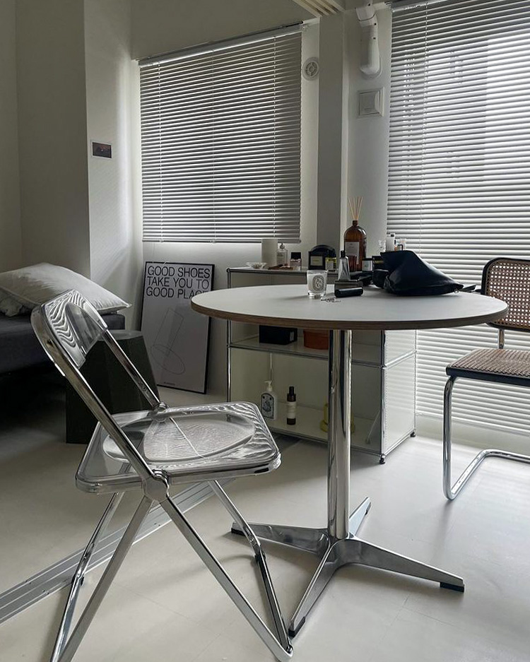 ワンルーム 丸テーブルのおすすめ商品とおしゃれな実例RoomClip ルームクリップ