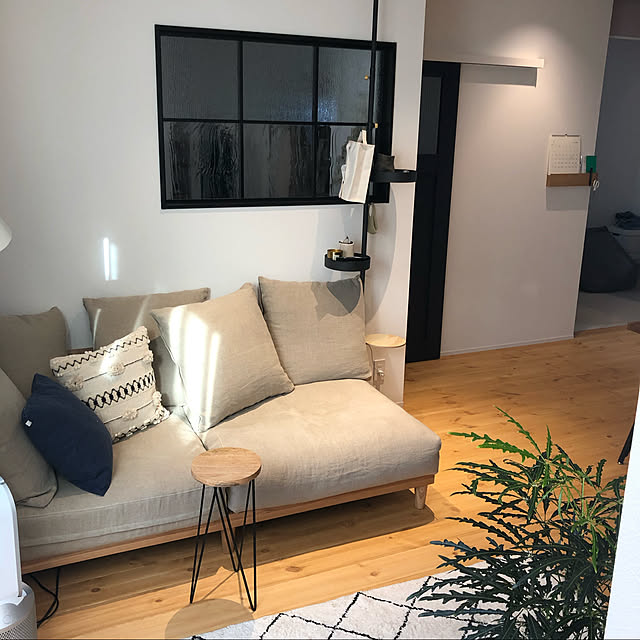 狭い8畳リビングでも快適！レイアウト実例4選&広く見せるコツを紹介