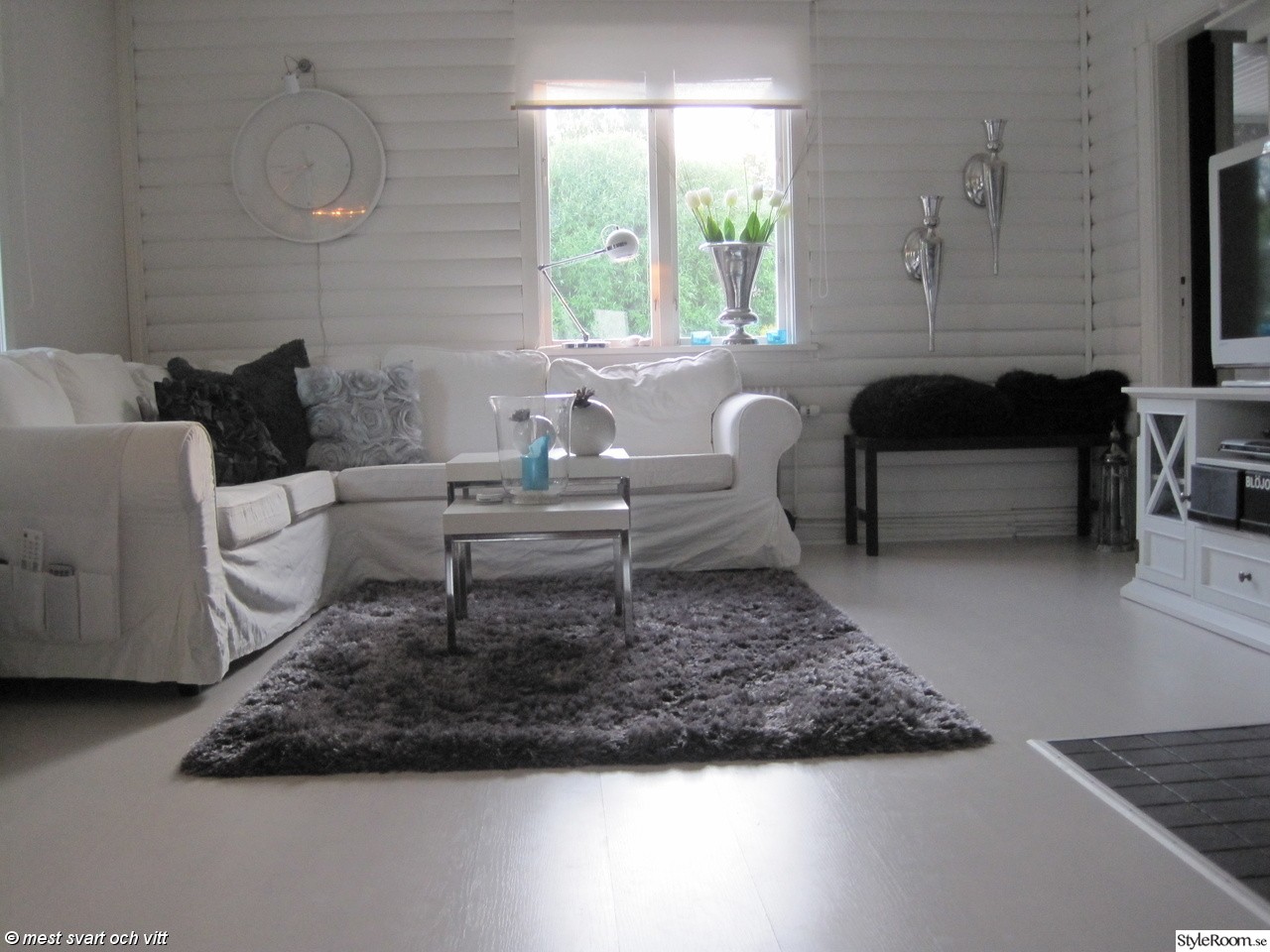 白い部屋に合うインテリアとは？組み合わせに適した色も解説！FLIE magazine