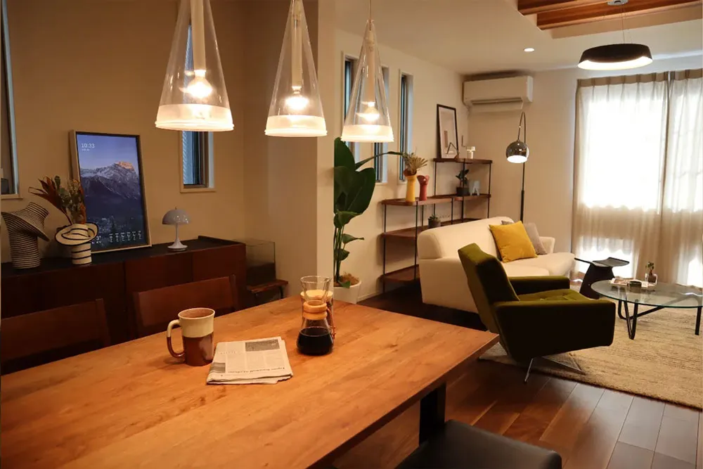 柔らかな色味が落ち着いた印象のアンティーク風コーデ公式 LOWYA ロウヤ家具・インテリアのオンライン通販