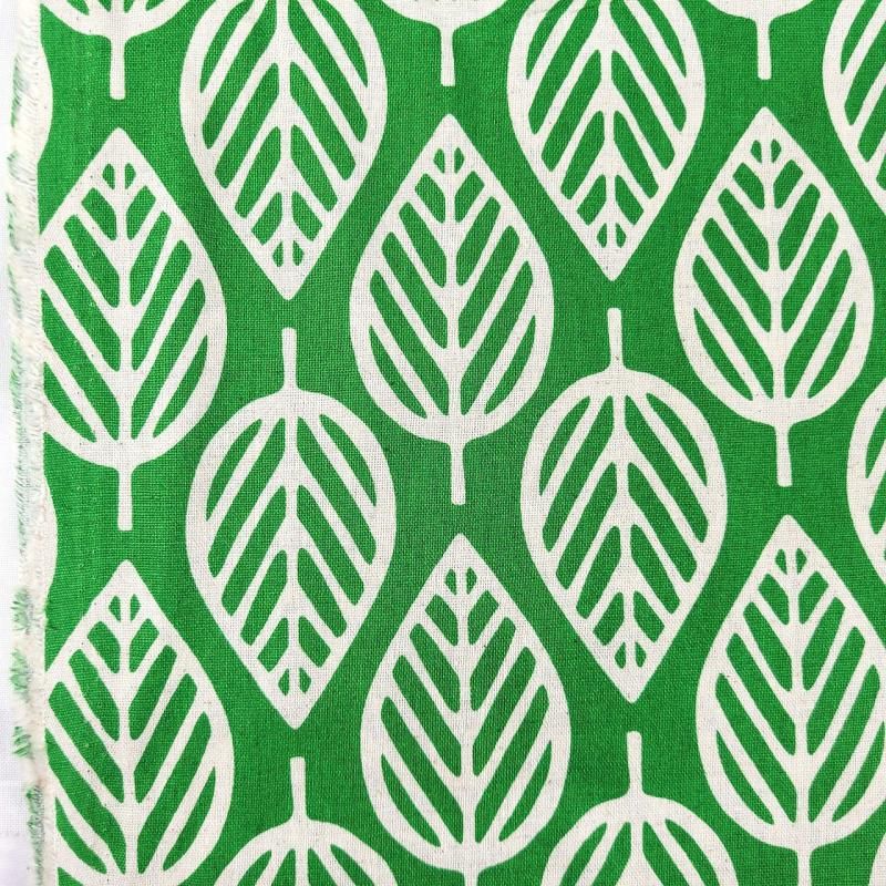 no.2398 北欧風 リーフ柄 生地 ベージュ 葉っぱ＊