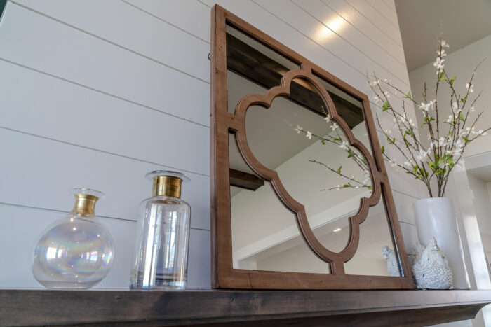 鏡を置くのはNG！運気が上がる「寝室」って？風水的な方角、色使い、ベッドの配置を解説 - CanCam.jp キャンキャン