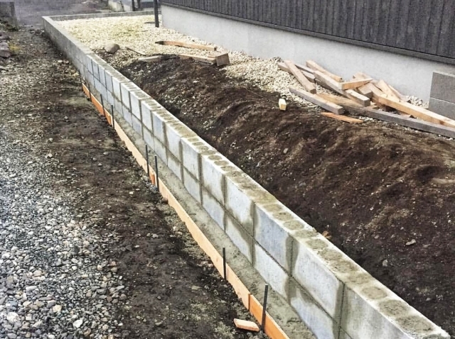 隣地境界の暗黙ルール庭ブログ