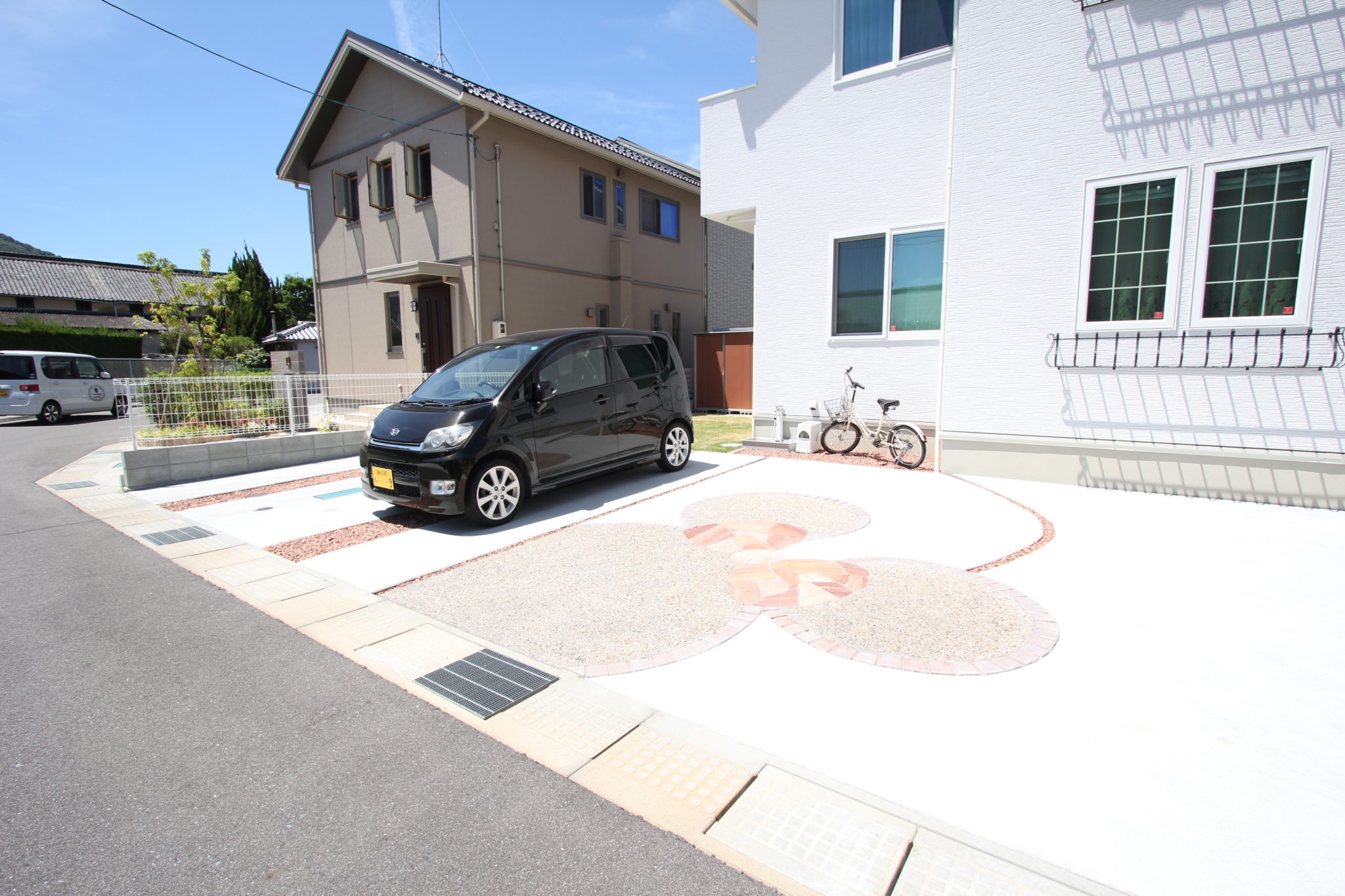 外構の隠れミッキーマウスがお出迎え！ディズニーの世界が広がる安城市施工例愛知の外構・エクステリア専門店 ライフ・ランド