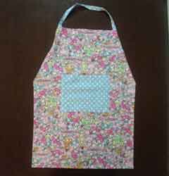 一歩一歩 エプロン作り～まずはポケットをじっくりと♪ - あおい洋裁