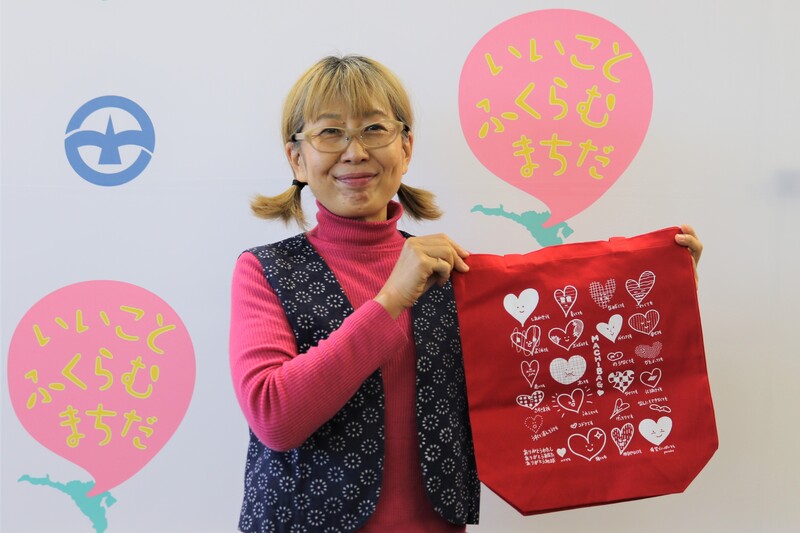 高校の同級生と 久しぶりに会えて幸せでした🥹🤍 お誕生日プレゼントと渡されたのは リカちゃん！！懐かしい！！！！