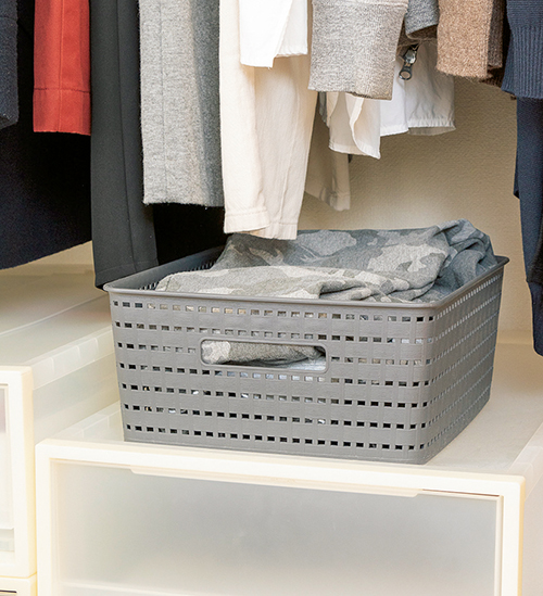 袋収納が劇的にスッキリ！ダイソーの便利グッズ