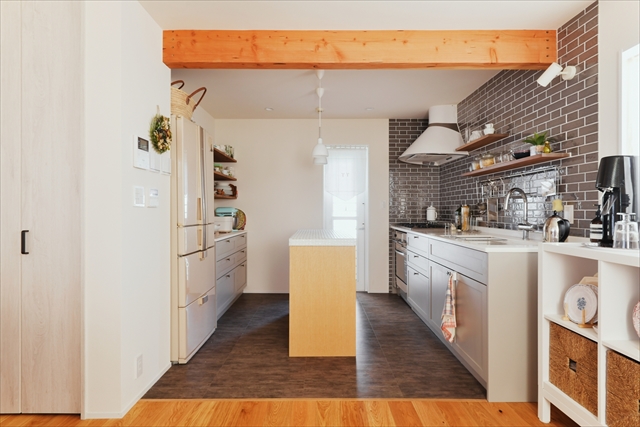 壁付けキッチンは古い？料理集中派におすすめの快適リノベ術事例8選付きゼロリノベジャーナル