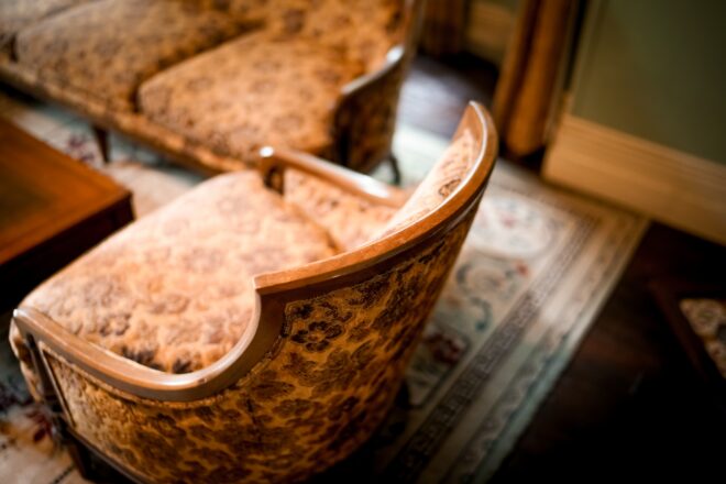 おしゃれなアンティークの椅子、素朴な雰囲気が漂うアンティークのキッチンチェア d-747-c-2 アンティークチェア・椅子