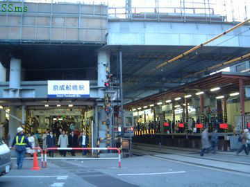 京成 京成船橋駅 の駅ポスター広告｜駅ポスター.com