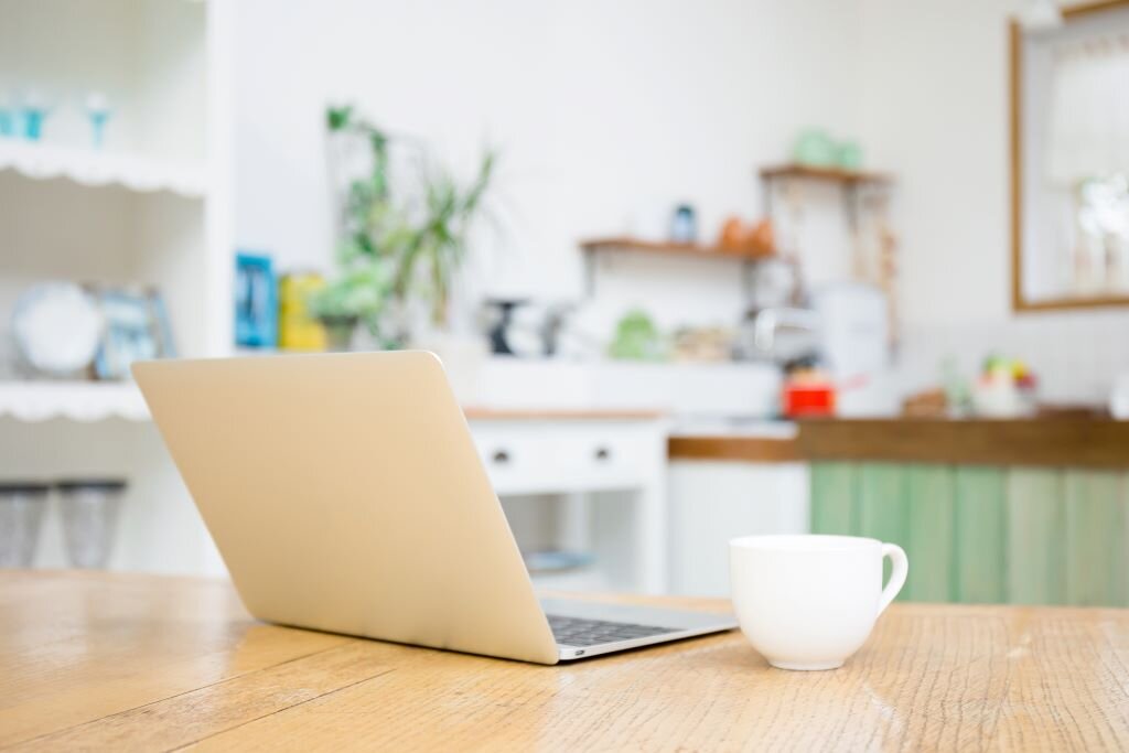 一人暮らしでは、テーブルとデスクどっちを選ぶ？おすすめ実例まとめgoodroom journal