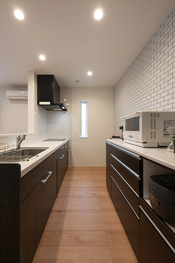 窓がおしゃれなキッチン実例7選窓の配置・種類・目隠しについても解説デザイン・性能、価格にこだわった注文住宅 千葉で家を建てるならクレアカーサ