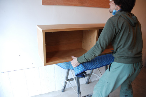 壁面収納 石膏ボードの壁にレールを使って『可動棚』をDIY