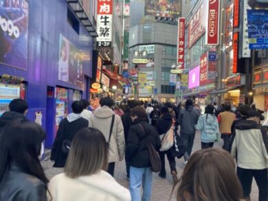 ナンパの聖地スポット渋谷の路上で1週間「逆ナン待ち」してみた | オモコロ