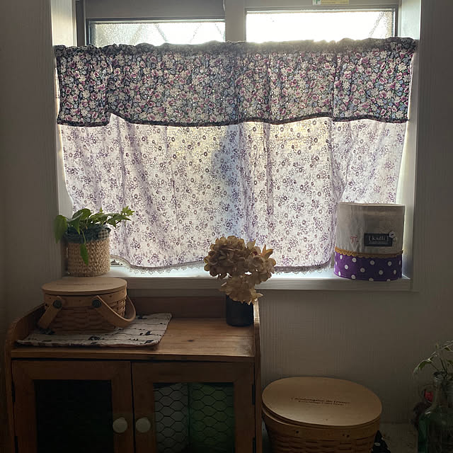 窓辺にアクセント！カフェカーテンの使い方 – 9071blog