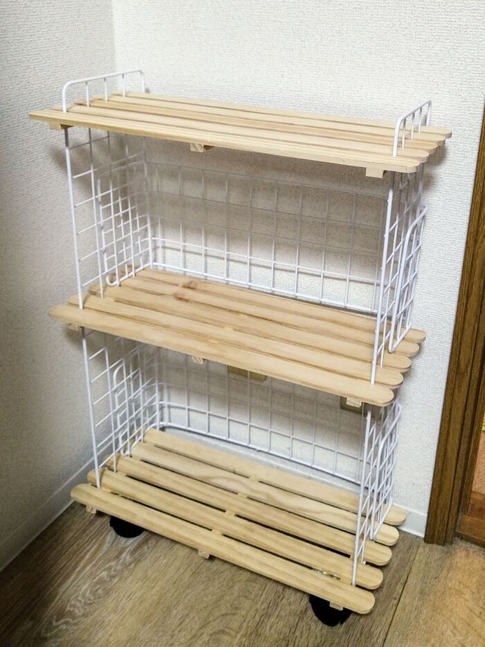 便利な 100均DIYすのこDIY ねじ.くぎ使わないでラックの完成！！超簡単にすぐ出来上がる！！お好みの物をお好みの場所へ ラック 洗剤.柔軟剤.タオル.バスマット脱衣所などに！！ すのこDIY