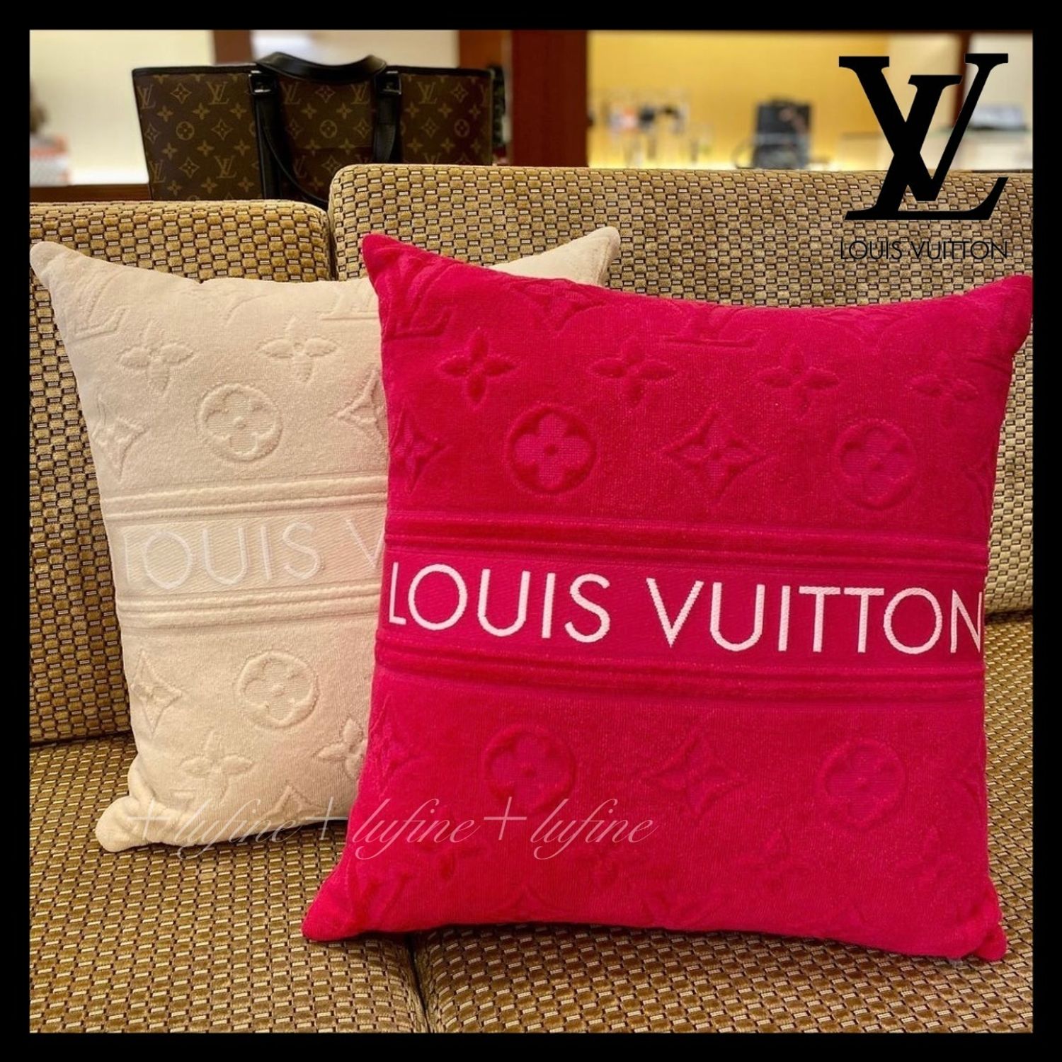 Wrapping cushionsPaper Cushion Red ペーパークッション レッドDaiso Canada co.,ltd