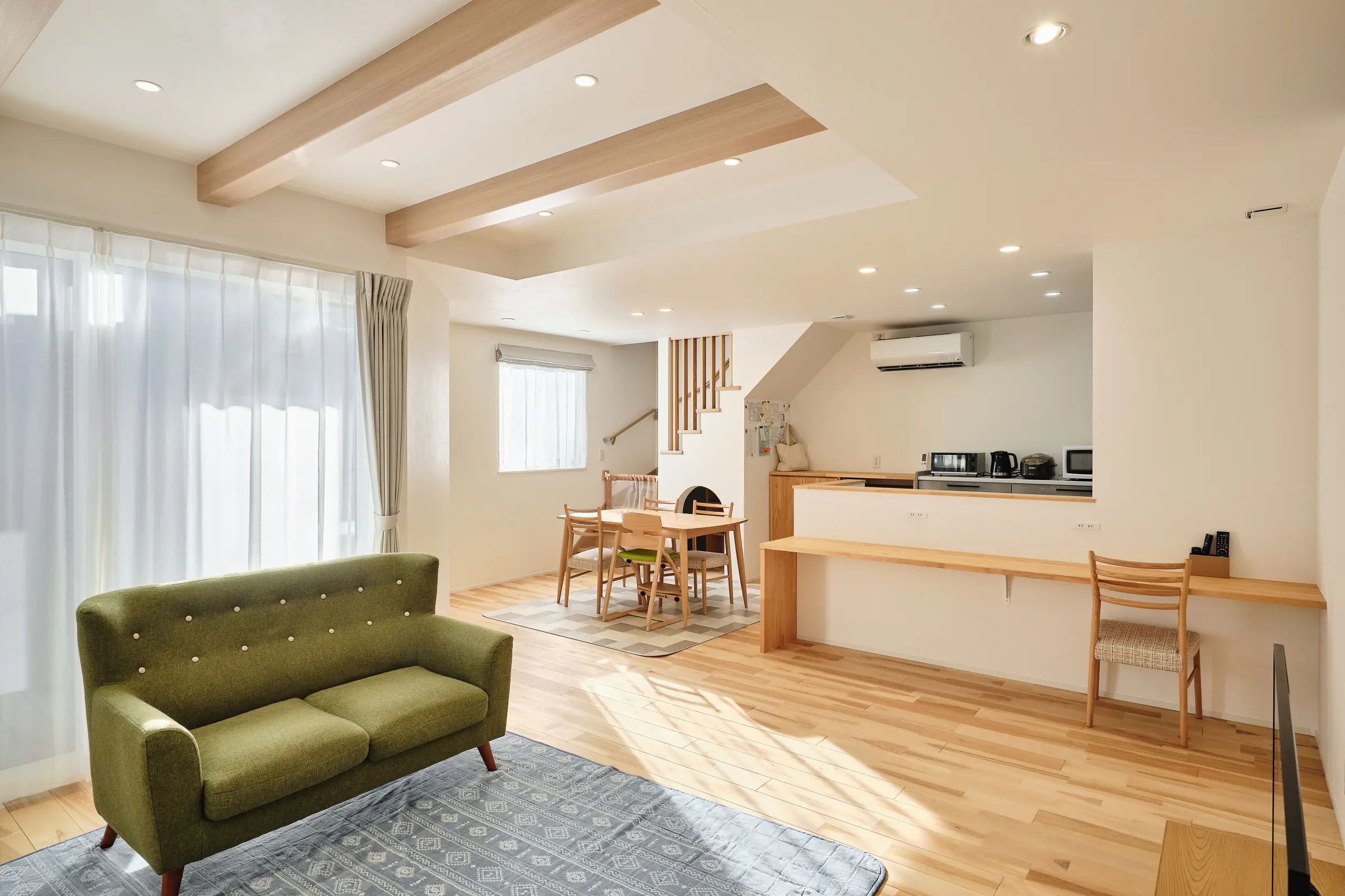 リビングを一軒家カフェにしてくれる「梁」のあるリノベリノベーション・リフォーム・新築ならスタイル工房