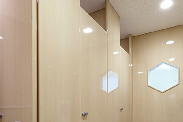 富山市トイレ 内装 アイカ・セラール リフォームオリバーリフォーム