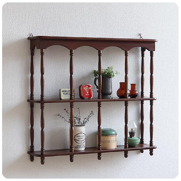 英国のアンティークのおしゃれな壁掛け棚、デコラティブな彫が美しいウォールシェルフ