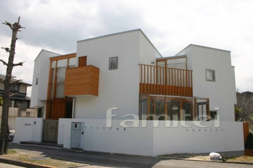 新規施工例 更新しました 「門塀に組み込んだガラスパネルがおしゃれなシンプルスタイル」 - 愛知県名古屋市の外構 エクステリア ・新築外構 ・お庭⼯事は専⾨ショップディーズガーデンへ