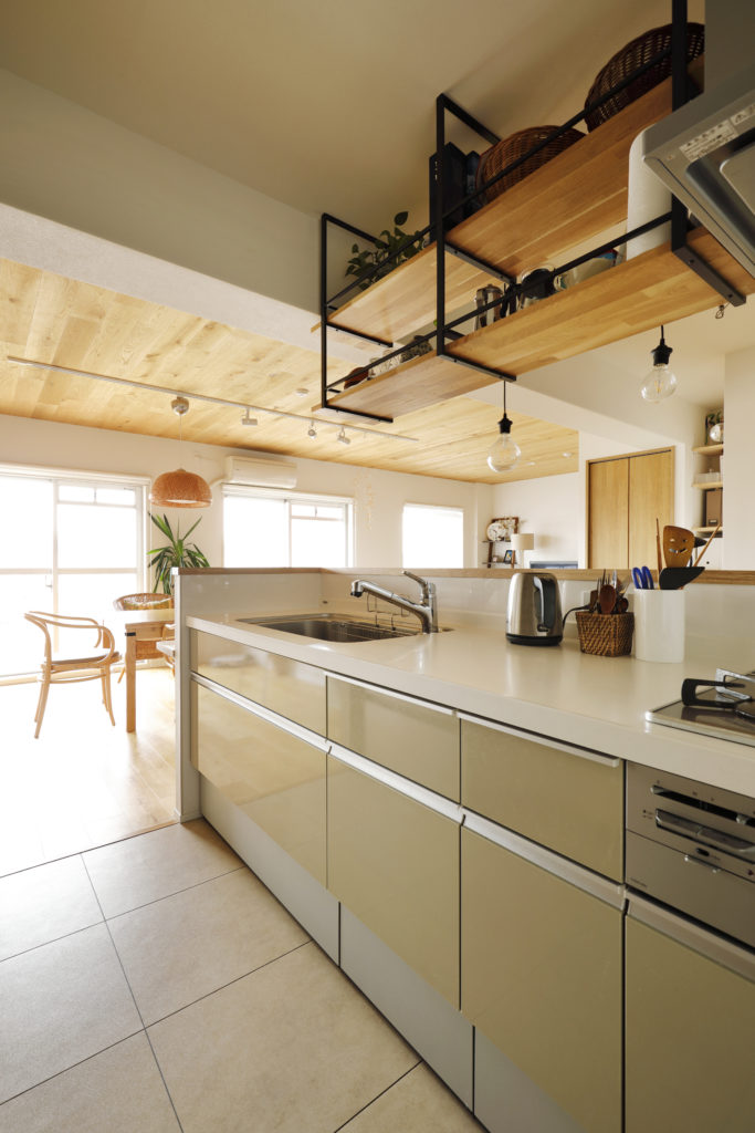 サンゲツのフロアタイルで素敵な施工例_ ホテルライクなインテリアRobin_家と暮らしのコラム