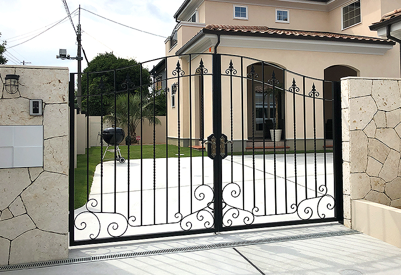 ロートアイアン 門扉・エントランス・キャノピー・機能門柱irondeco.jp