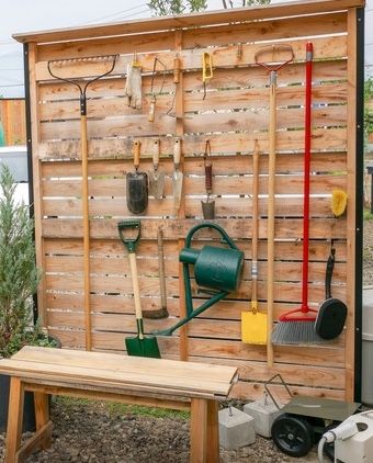 庭の道具収納です