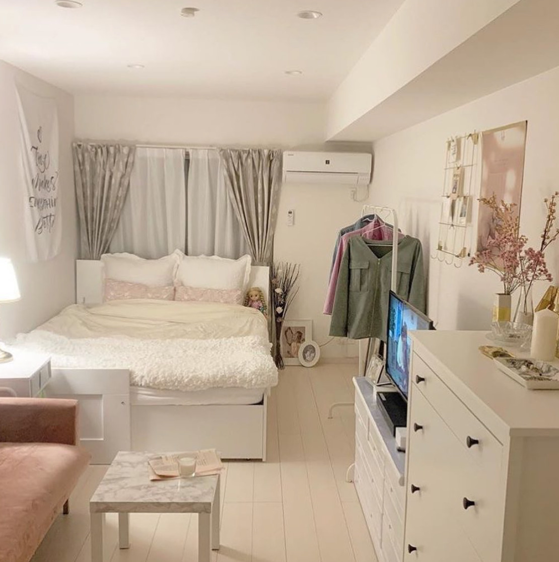 8畳1Kのおすすめレイアウトを解説！縦長や横長の長方形・正方形の8畳レイアウト実例&ポイント紹介a.flat 風が運ぶ、自然の贈りもの -目黒通り・新宿・大阪梅田 グランフロント北館