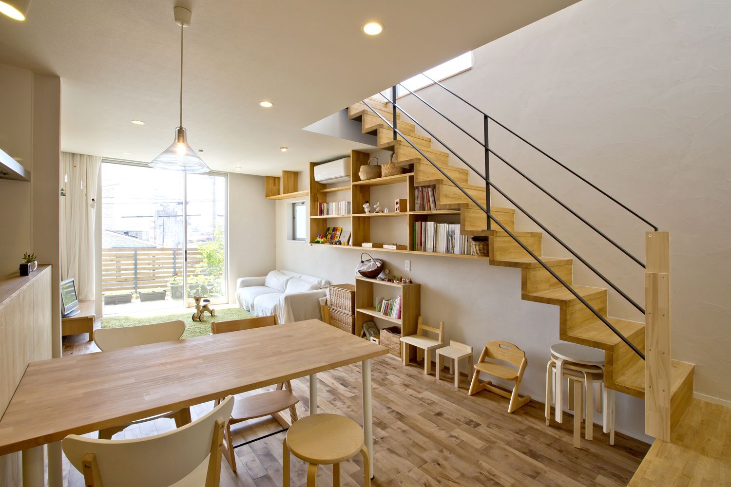 お洒落な家づくりは階段周りから☆海外のかわいい階段インテリアCOVEARTH MAGAZINE