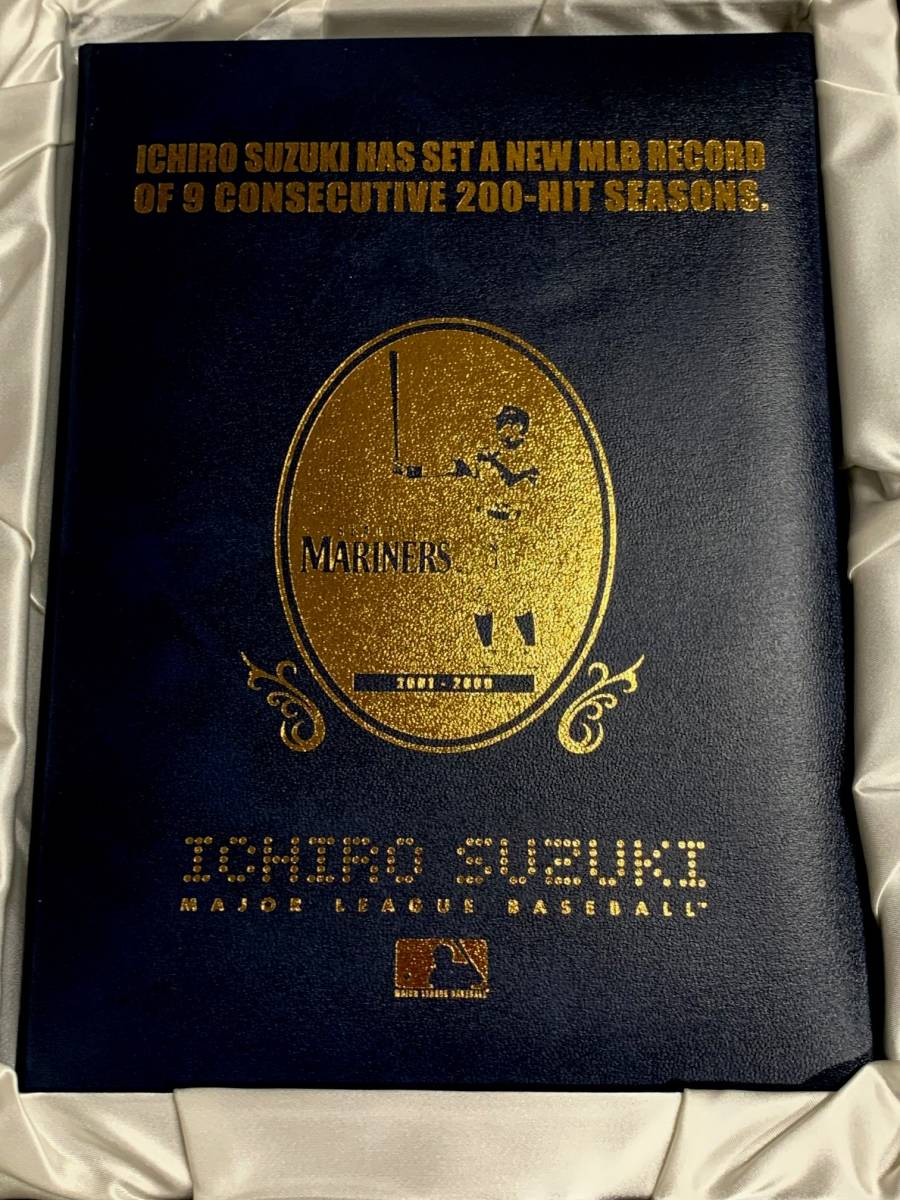 イチロー選手のバットがスライスされ封入された記念アルバム(メジャーリーグ)｜売買されたオークション情報、yahooの商品情報をアーカイブ公開 - 