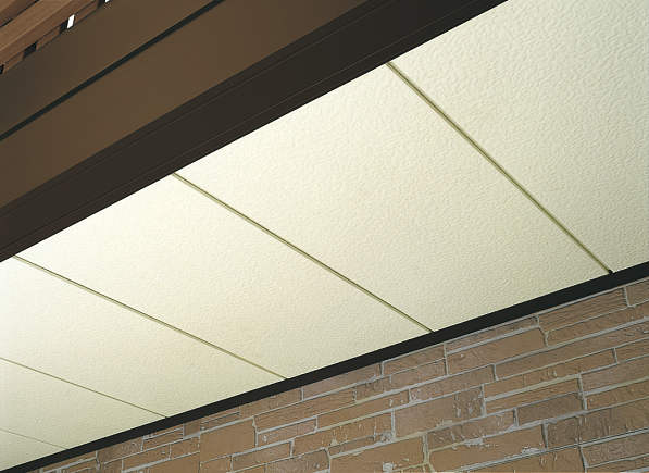 広々インナーバルコニー 木目の軒天がおしゃれです。 ・ morephotos 📷@cleverly_kuwana_yokkaichi ・クレバリーホーム桑名・四日市店はオリジナル タイル 外壁を使ったいつまでも美しい