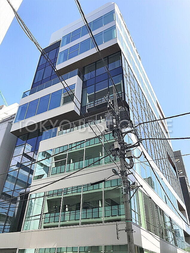 オフィスデザインの新たなトレンド：バルコニーの魅力と機能性」 BUILMILL ビルミル