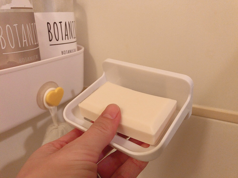 バスルーム収納2020② セリアの優秀アイテムで徹底的に浮かせる！おもちゃ・バスブーツなど : Chairs and.インテリアコーディネーター的ＤＩＹと暮らしのブログ