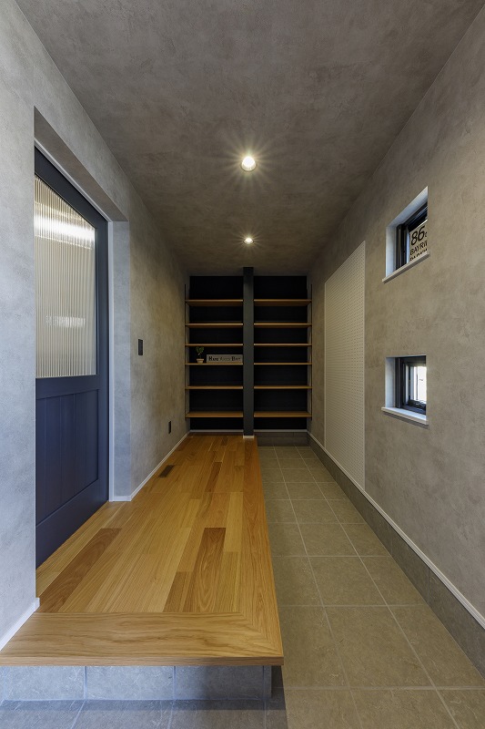 Pick up 今週のオススメの1枚は「長〜い土間玄関」岡庭建設東京 西東京市の工務店 自然素材の木の家新築 注文住宅