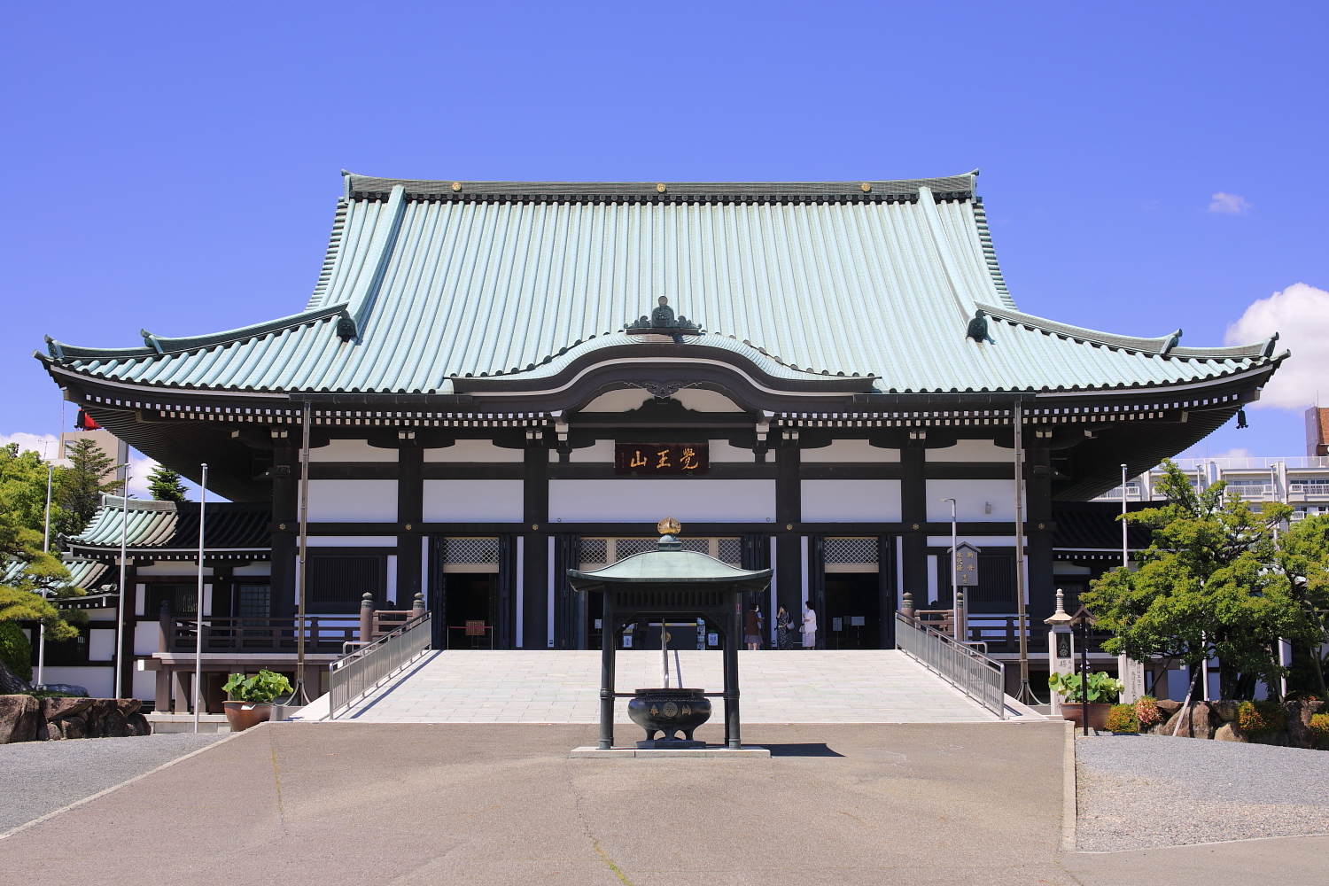 鉄板焼にしか 覚王山 - 名古屋市千種区覚王山通/ダイニングバー