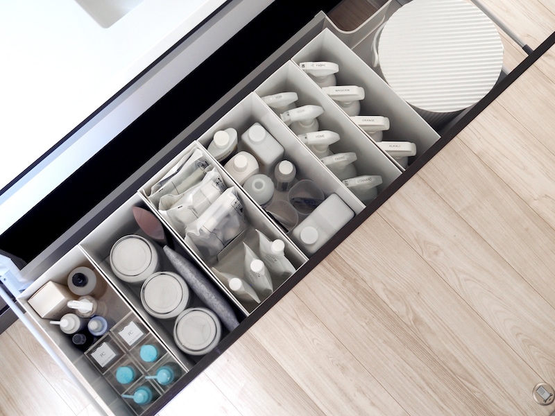 独立洗面台がない！ユニットバスに置かないスキンケア収納方法ミニマリストくしな