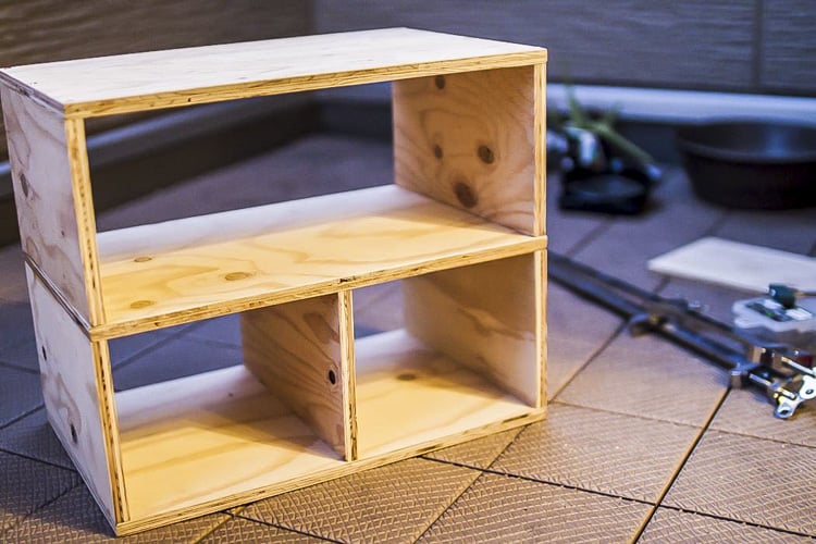 diy おしゃれな本棚を自作。初心者でも簡単な作り方、手に入れやすい材料で作りました。様々なインテイリアに合わせやすいと思います