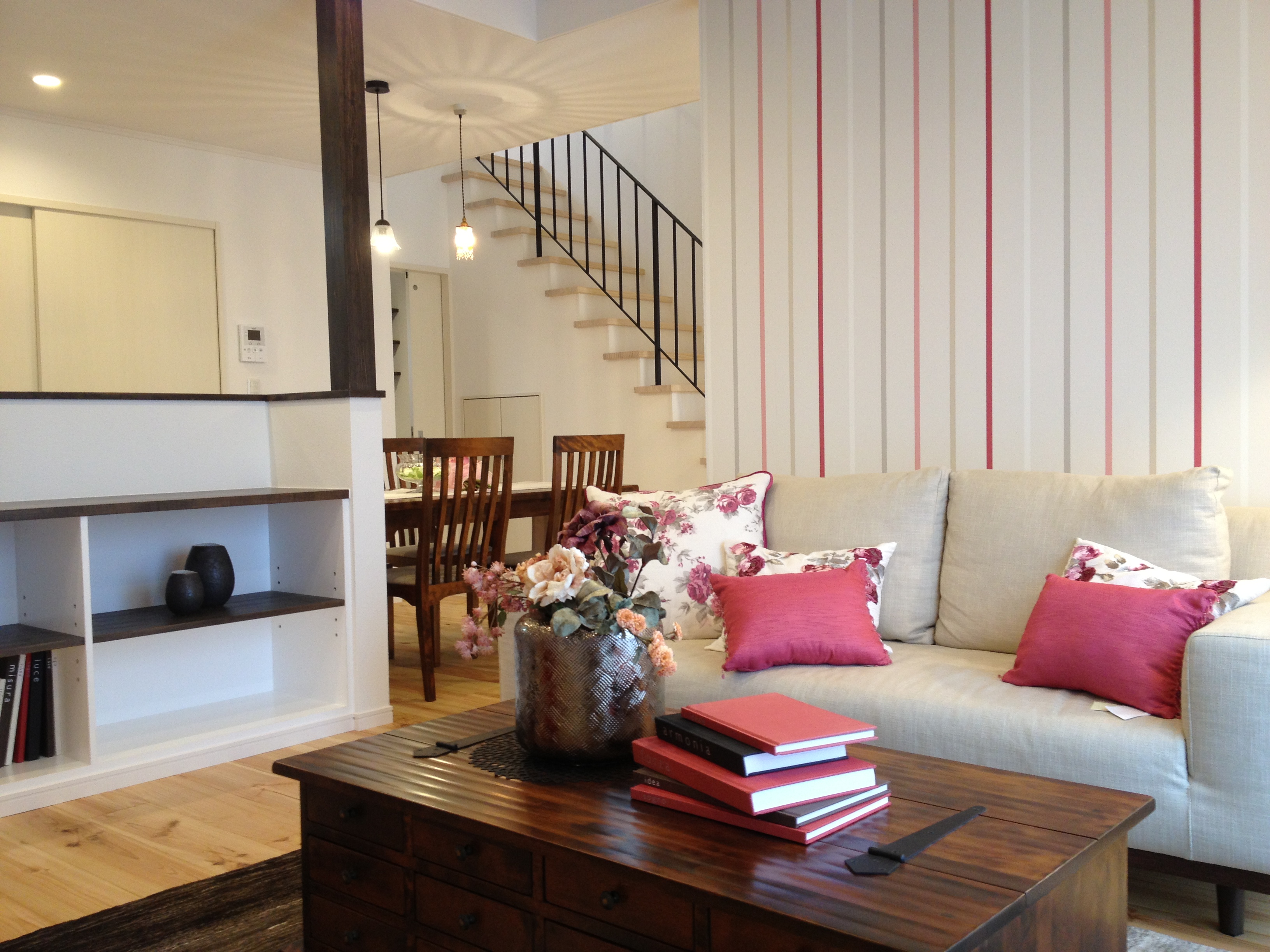 ローラアシュレイの家具が素敵！英国インテリアが好みの方必見のブランド – 大阪インテリアコーディネートオフィス個人宅・マンションCOLORHOUSE