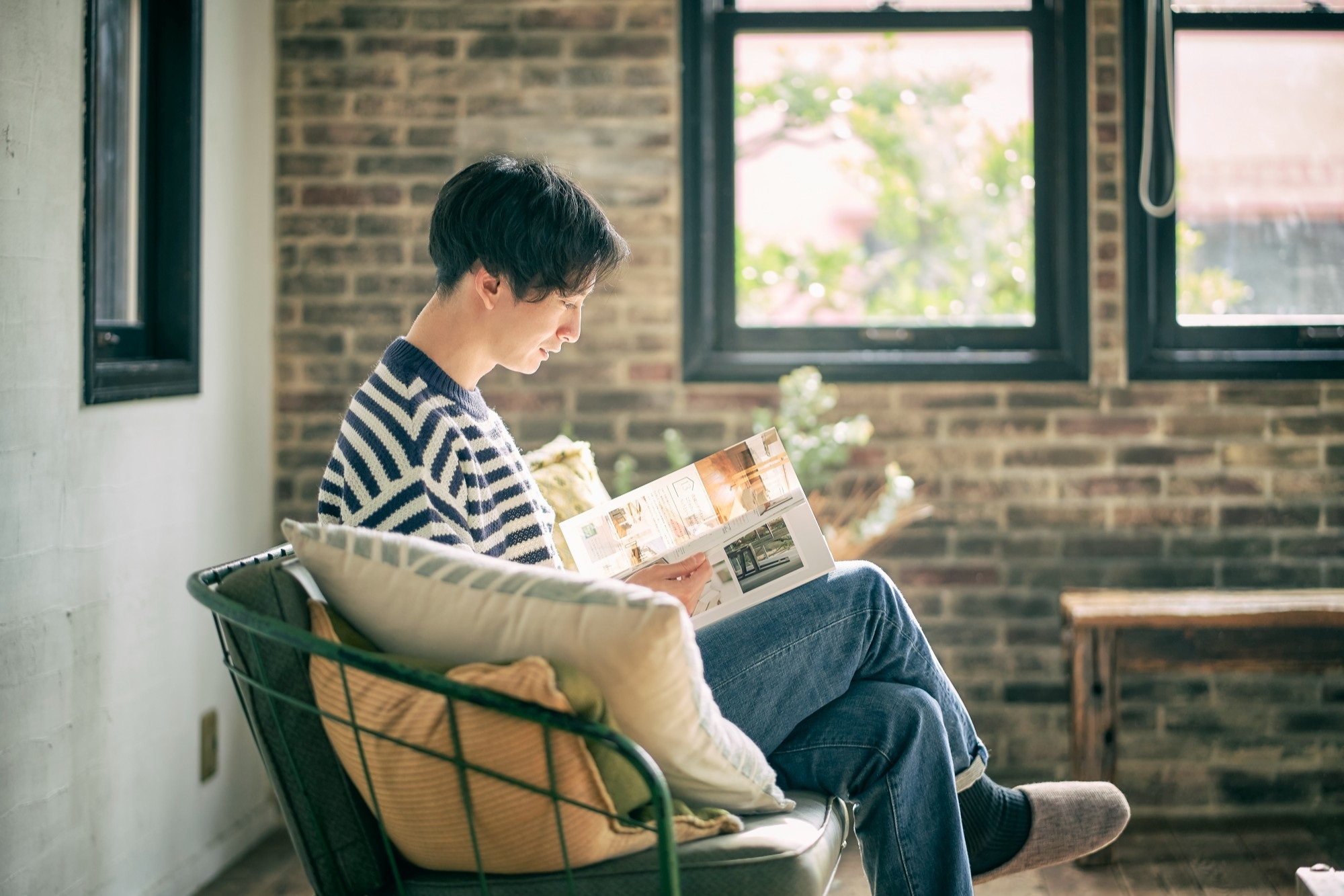 おしゃれなメンズ部屋の作り方を解説！ダサいと感じる原因やおすすめアイテムも紹介 – RASIK ラシク 家具・インテリア専門店